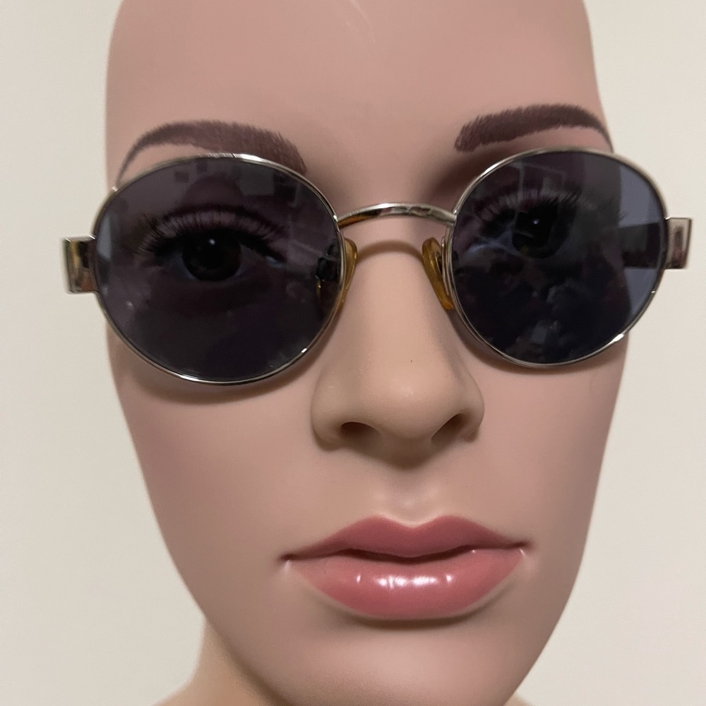 Chanel round glasses like new with case.